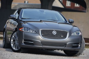 2011-Jaguar-XJ- Luxury-Sedan